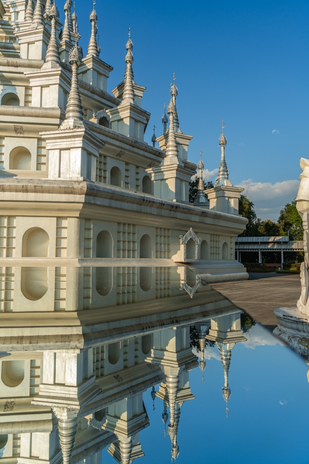 德宏州芒市勐焕银塔