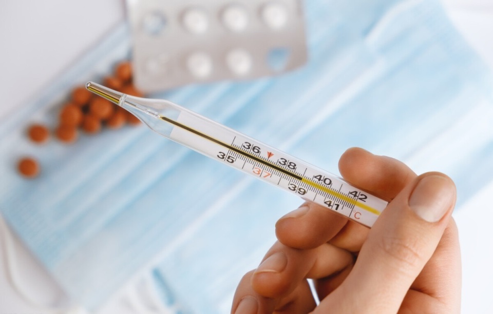 发烧的时候,为什么建议体温到了38.5℃,再吃退热药?