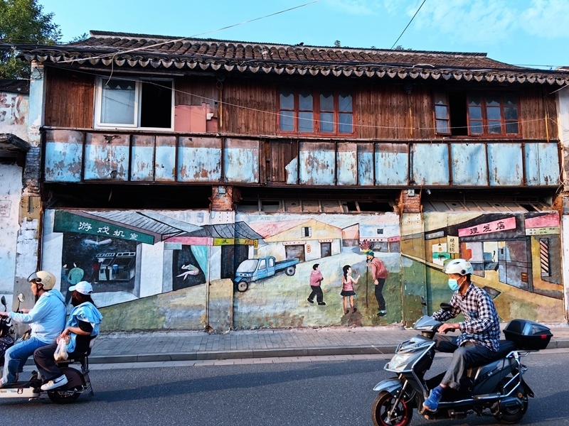 了苍城墙绘的美妙,没有车舟劳顿却零距离与仓城墙画来了次亲密接触,摄