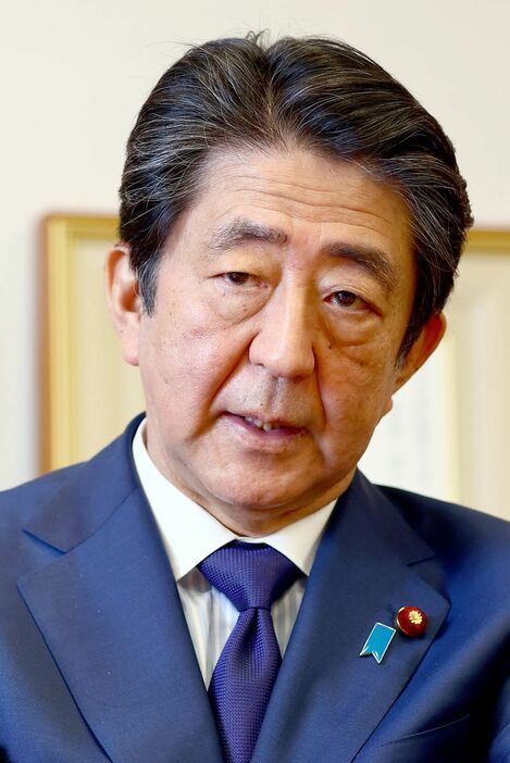 东京的著名地标式景点东京塔内正在举办前首相安倍晋三的照片展_腾讯