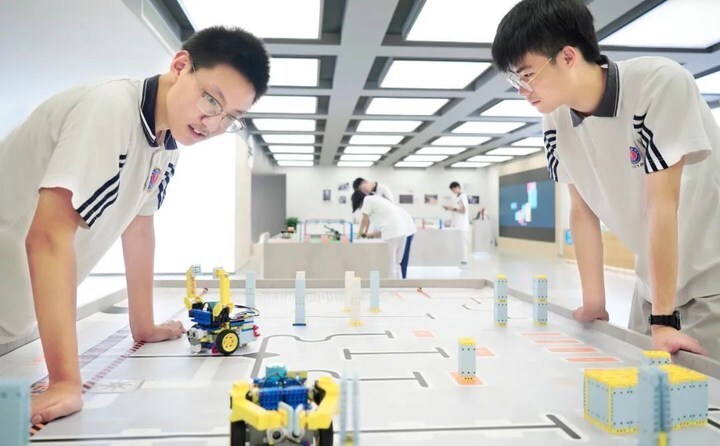 "人工智能 " 余杭区委网信办着眼数字素养推动中小学科技教育深入开展