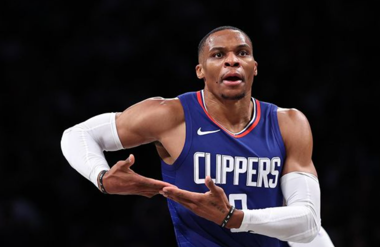 35岁甘心成为配角威少本赛季在快船发挥如何