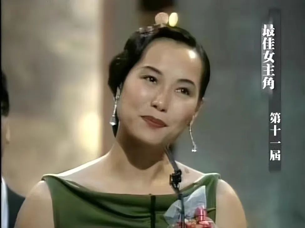 有一种差距叫叶童和赵雅芝,白娘子30年后,两人现状成天壤之别_腾讯