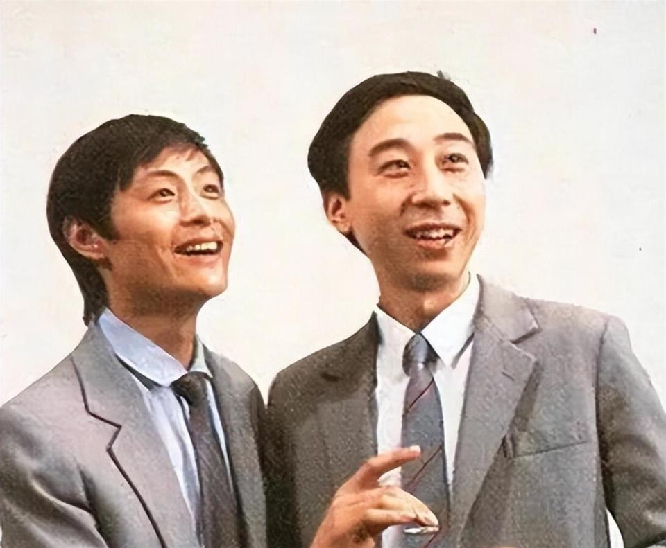 从相声奇才到阶下囚，当红时抛下冯巩移居海外后，刘伟怎样了_腾讯新闻