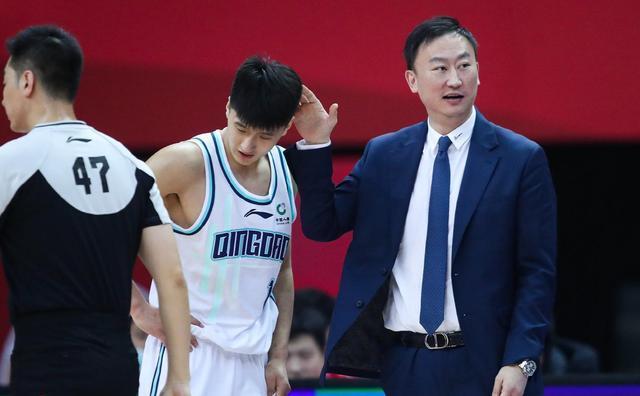 3日cba赛事胡金秋vs沈梓捷深圳赢球全靠外援青岛胜江苏