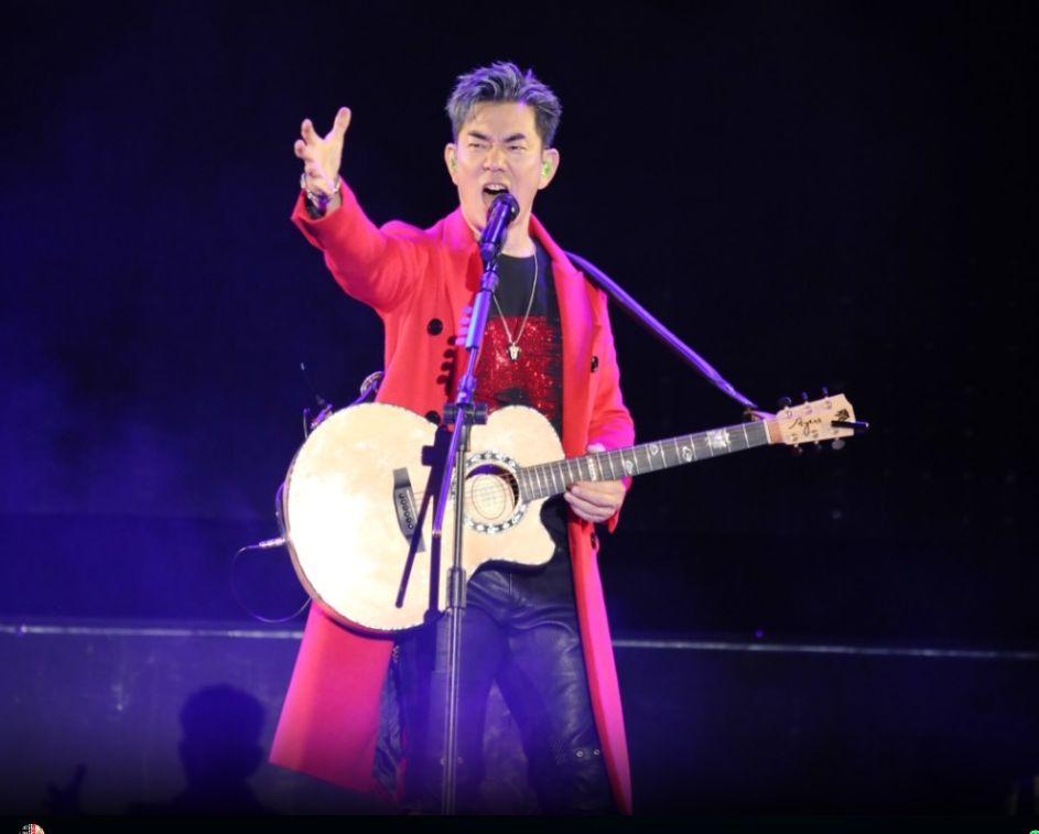 57岁任贤齐演唱会前躲后台吸氧,入行多年零绯闻,但抗拒"好男人"称号