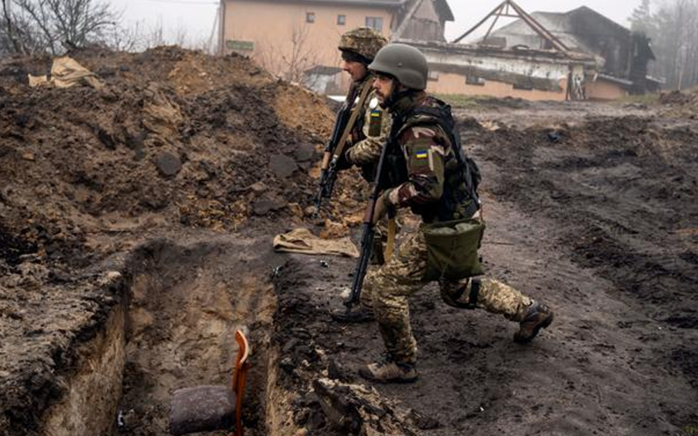 乌军撤退陷如包围圈瓦格纳精准袭击尸体遍地乌军战友落荒而逃