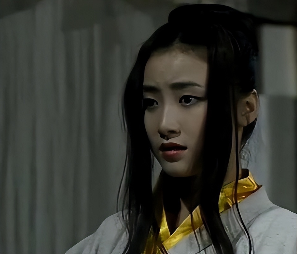 第二的成绩进入学校,毕业后的第一部戏,又是一起合作的《东周列国》