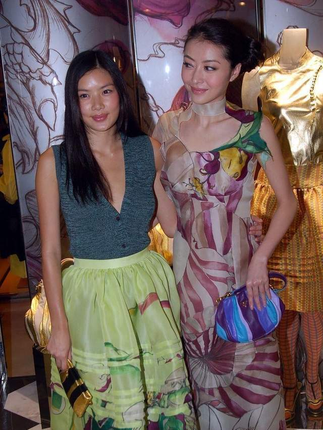 42岁的乐基儿第二次离婚后露面,告别了黎明和富商,不急再恋爱