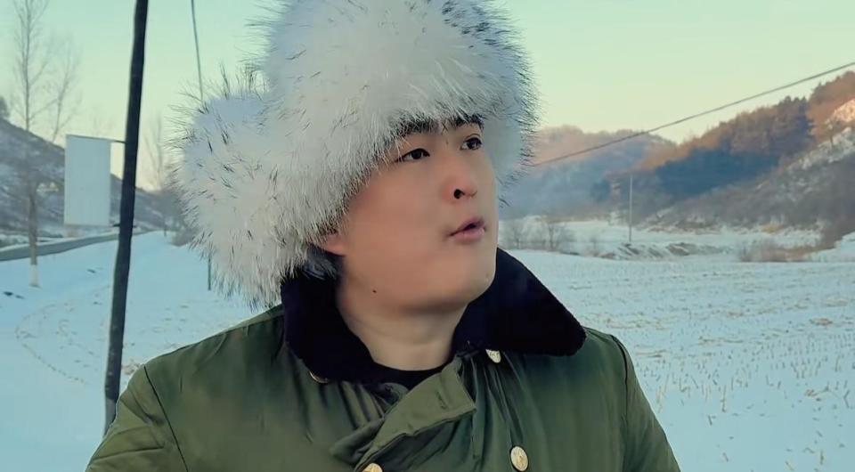 小名赵大牛,学名赵一楠,1997年出生,赵本山马丽娟之子,为人行事低调