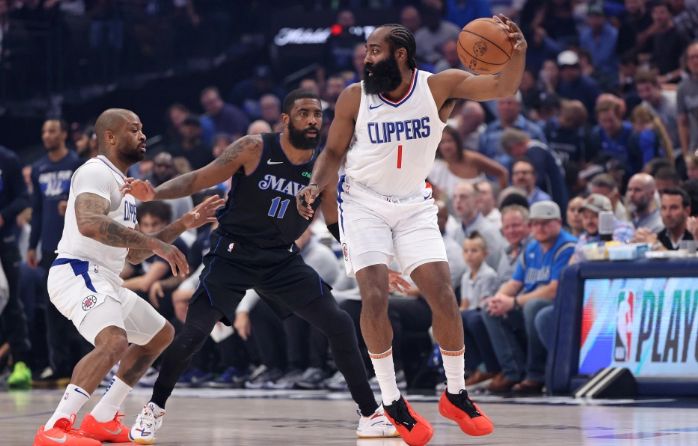 哈登被推上风口浪尖,欧文赢回了面子,小卡