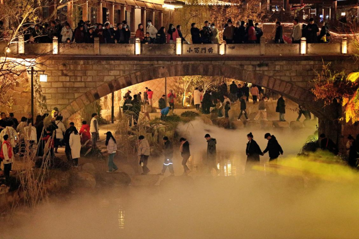 天台夜游新地标赭溪老街迎新开街周洁琼成旅游形象大使