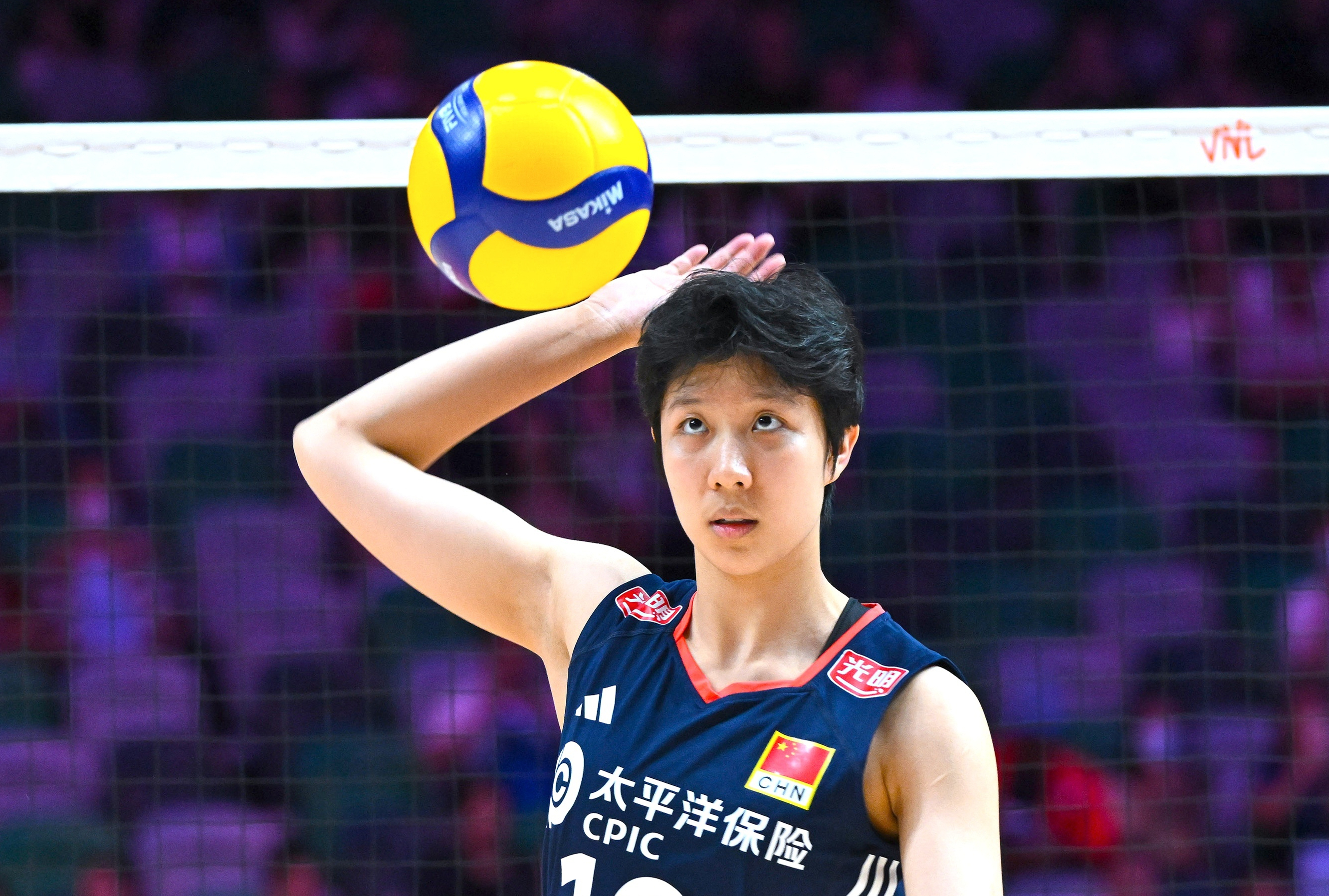 首秀轟28分制勝！中國女排19歲1米90重炮崛起：替補造3-2大逆轉 - 