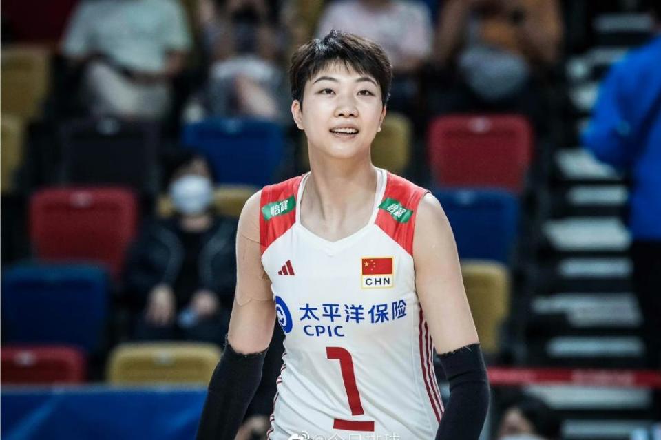 张常宁忙追星复出无望,龚翔宇袁心玥享受假期_腾讯新闻