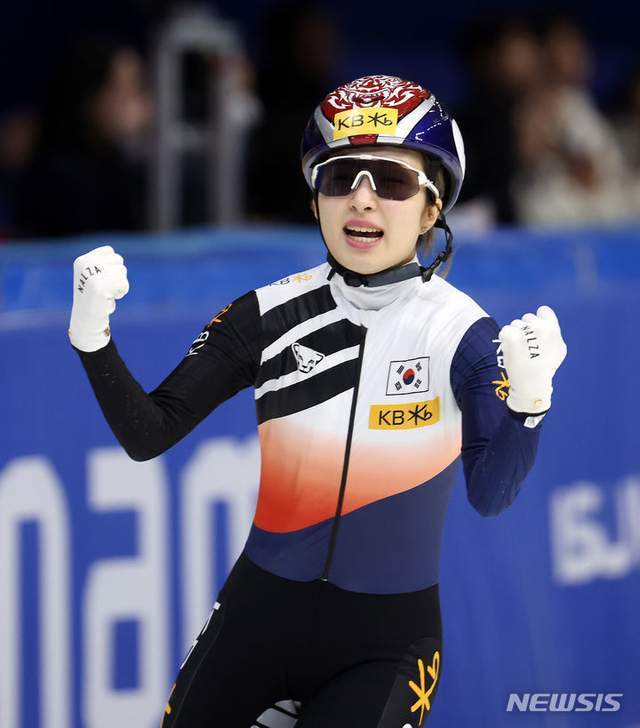 韩国短道速滑王牌选手金吉利,连续4站世界杯实现"金色飞驰"