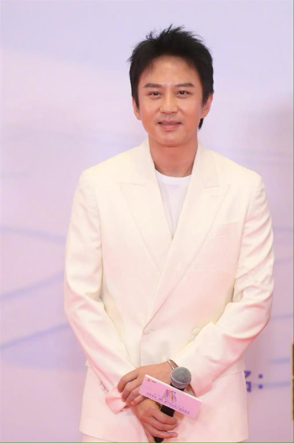 中国电影盛典众星状态:韩庚现幸福肥,70岁刘晓庆礼服心思多_腾讯新闻