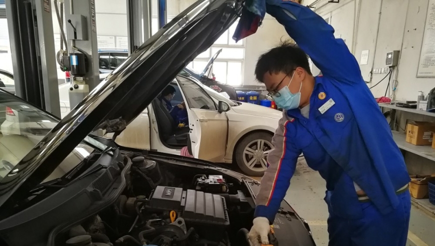 新能源汽车终身质保的真相：苛刻条款，让‘免费换电池’成为空头支票？_腾讯新闻
