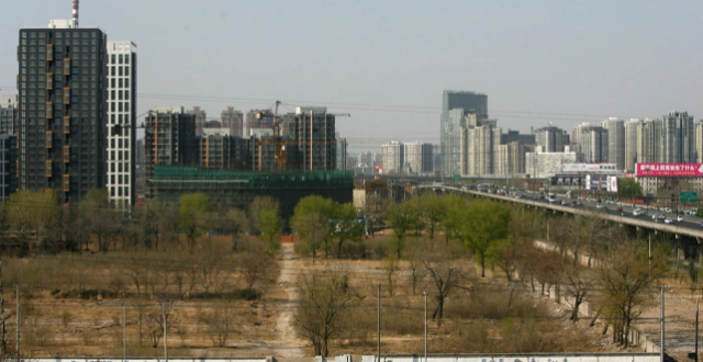 成都2025年首场土拍：两地块收金19.61亿元，最高溢价超51%_腾讯新闻