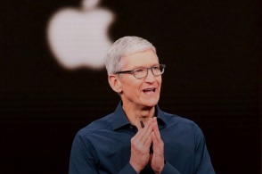 iPhone 17 Material Shortage Sparks Concern for Cook