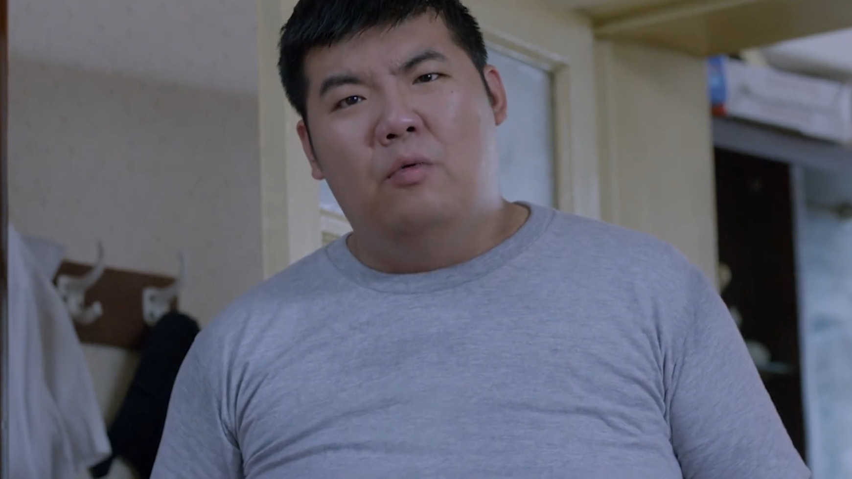 其他人出去，王刚留下《兄弟，别闹！》_腾讯新闻