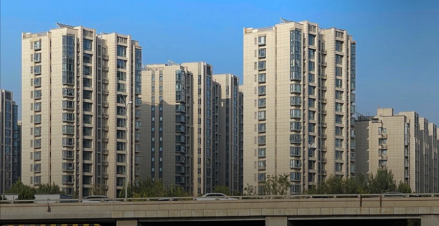 北京房价回到2016年：学区房单价跌两成，老旧小区成交价跌幅超40%_腾讯新闻