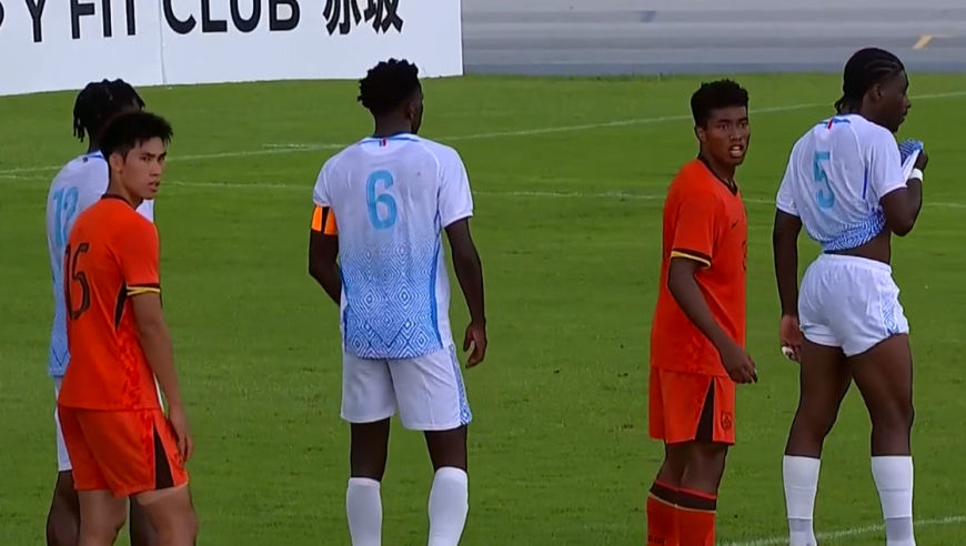 全场0射门！土伦杯：U19国足0-3民主刚果U23，依合散扑救失误