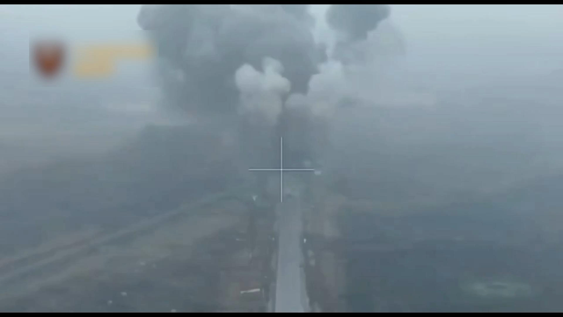 乌空军投掷重型航弹，炸桥断路，切断红军城方向俄军交通线_腾讯新闻