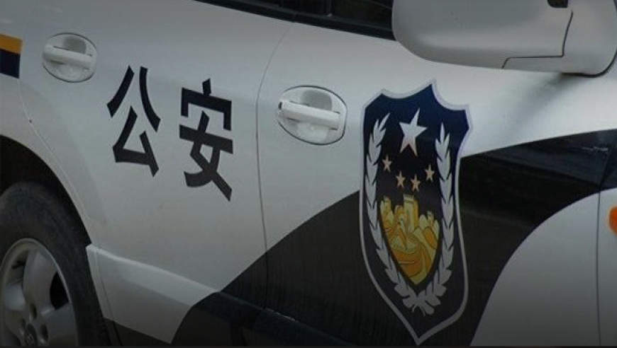 杭州警方通报一中学门口车辆撞人事故