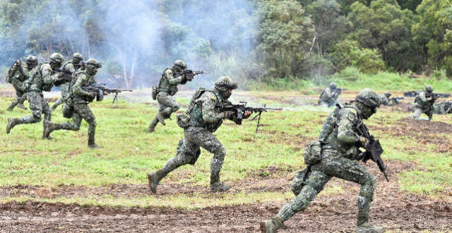 解放军报详解美国对台111亿美元军售案：具有明显进攻性特征、突出强化“非对称作战”，险恶用心昭然若揭缩略图