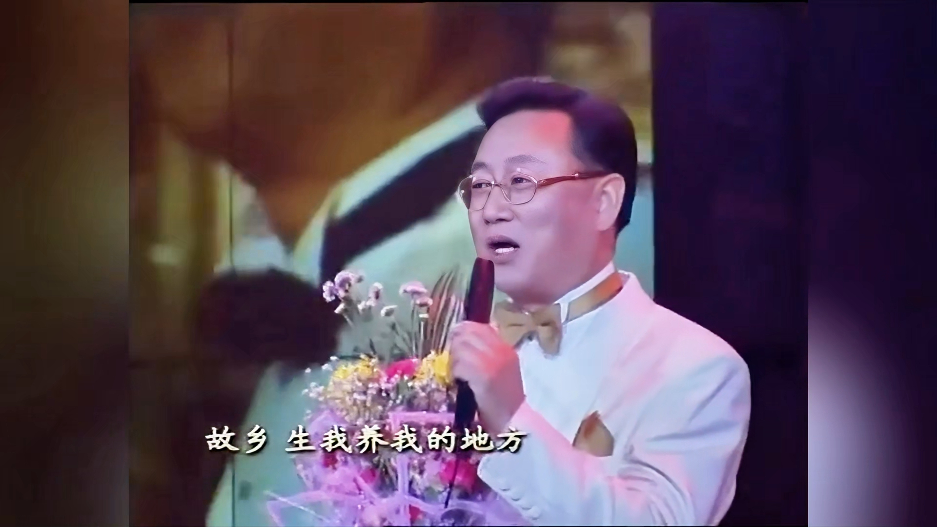 换个唱腔依旧好听到炸，张也春晚唱响《走进新时代》，大气磅礴尽显家国豪情_腾讯新闻