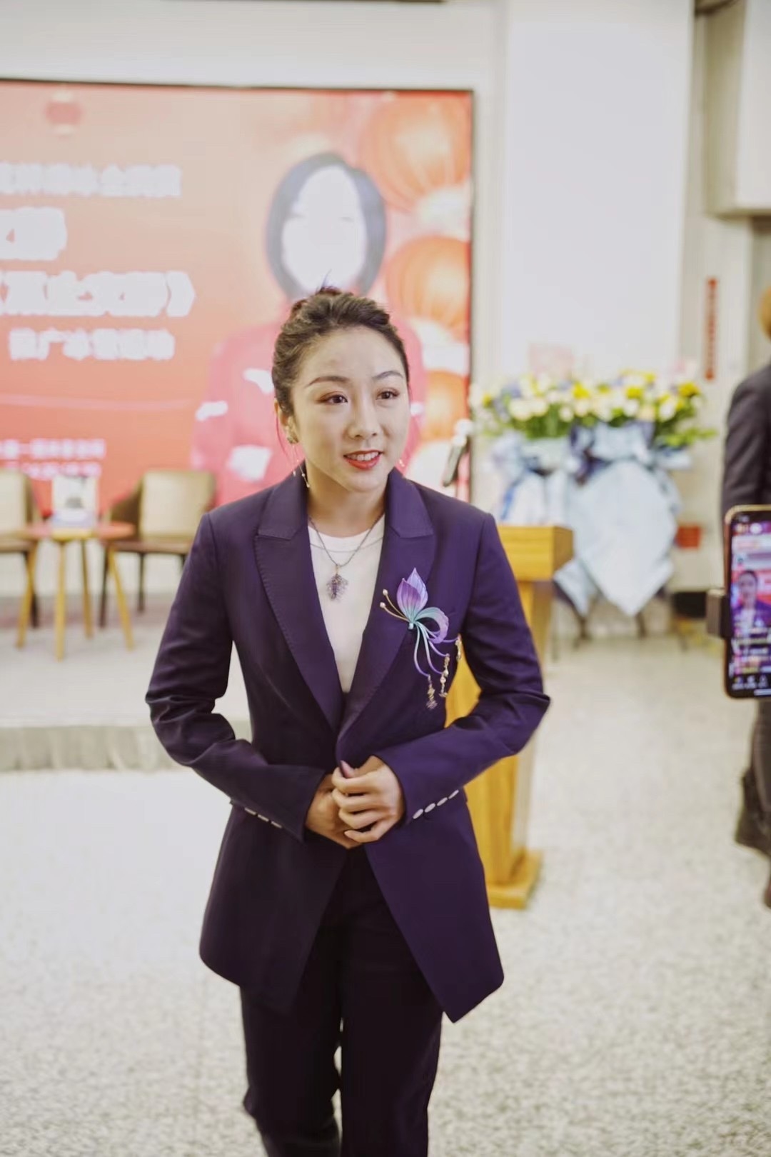 隋文静亲自著自传 韩聪成001号首签读者