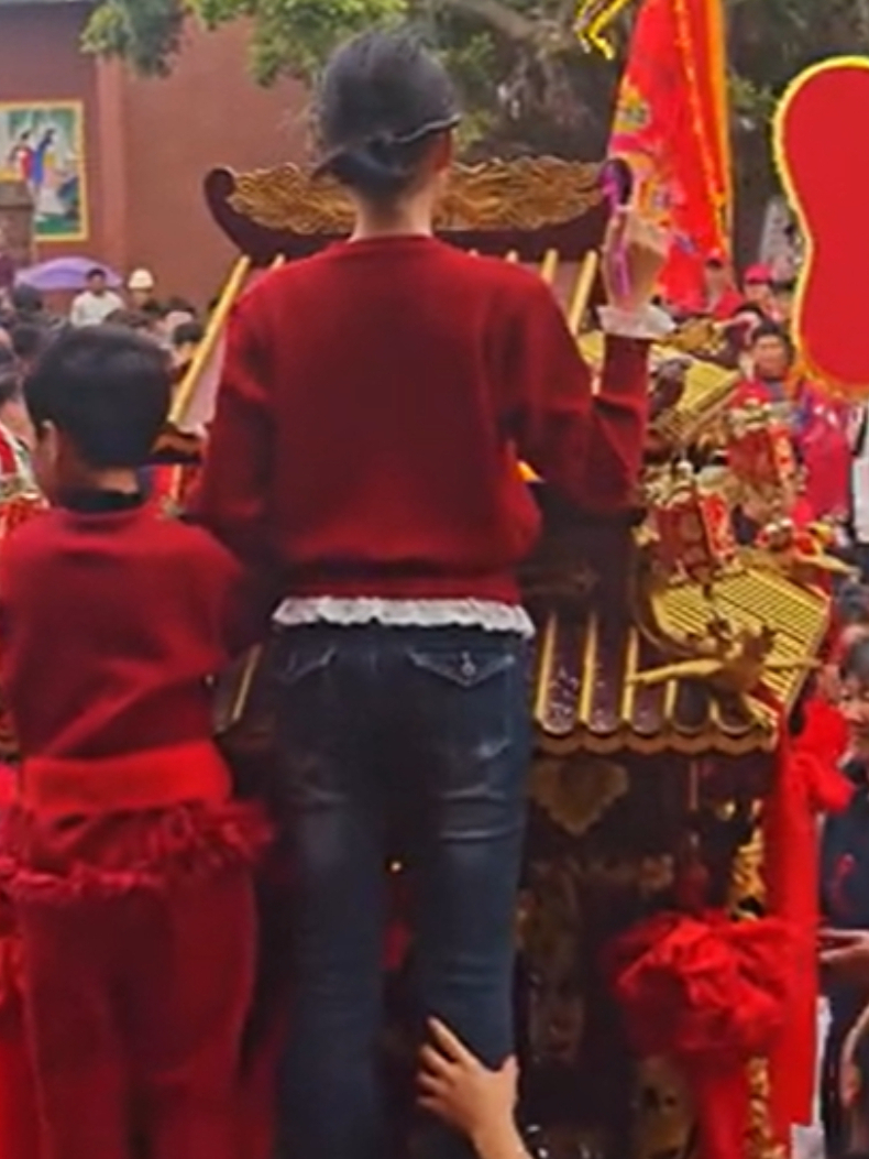 湛江年例滚刺床，最硬核的非遗民俗现场_腾讯新闻