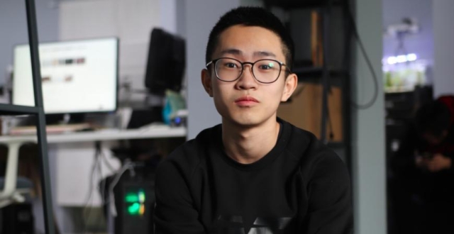 何同学被指抄袭，原作者发声_腾讯新闻