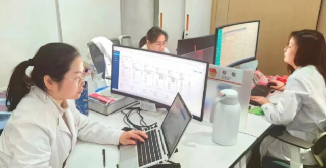 除夕夜，他们在电脑屏幕前守岁缩略图