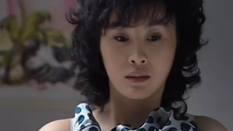 男人正跟女徒弟互相挠痒痒时，被回来的媳妇撞了个正着《一颗颗眼泪都是爱》_腾讯新闻