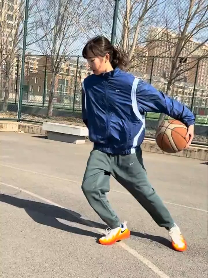天下英雄如过江之鲫，人中龙凤尚且举步维艰，我等虽为鱼目，就算是不能一跃龙门，也要乘风破浪，逆流而上