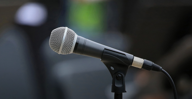 我军特种机在远海空域突遇险情：外机最近不足100米缩略图