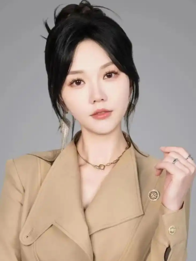 滕泽文直播回应田栩宁恋情：我是后知后觉被三_腾讯新闻