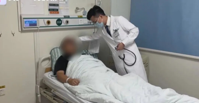 高烧一整周，用药无效，男子患罕见传染病，医生：人传人非常少见缩略图
