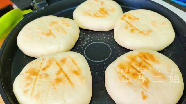 居家在家，今天做了儿子点名吃的饼，香而不腻，学会不用买着吃了_腾讯新闻
