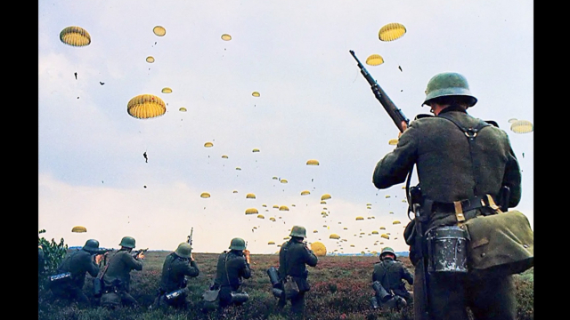 1944年史上最惨空降行动，盟军三万余名伞兵突袭空降，不幸沦为德军枪靶_腾讯新闻