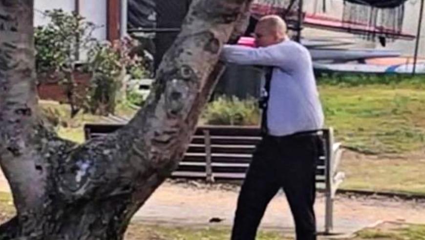 悉尼枪击案近距离枪战警察身份确认：从40米外一棵树旁向桥上开枪