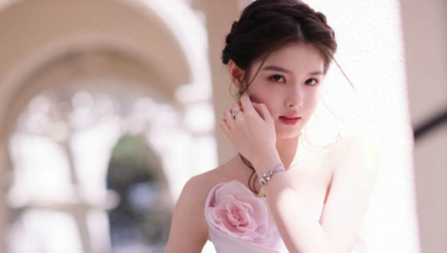 登上热搜！女演员参加高考，因拒绝签名被吐槽