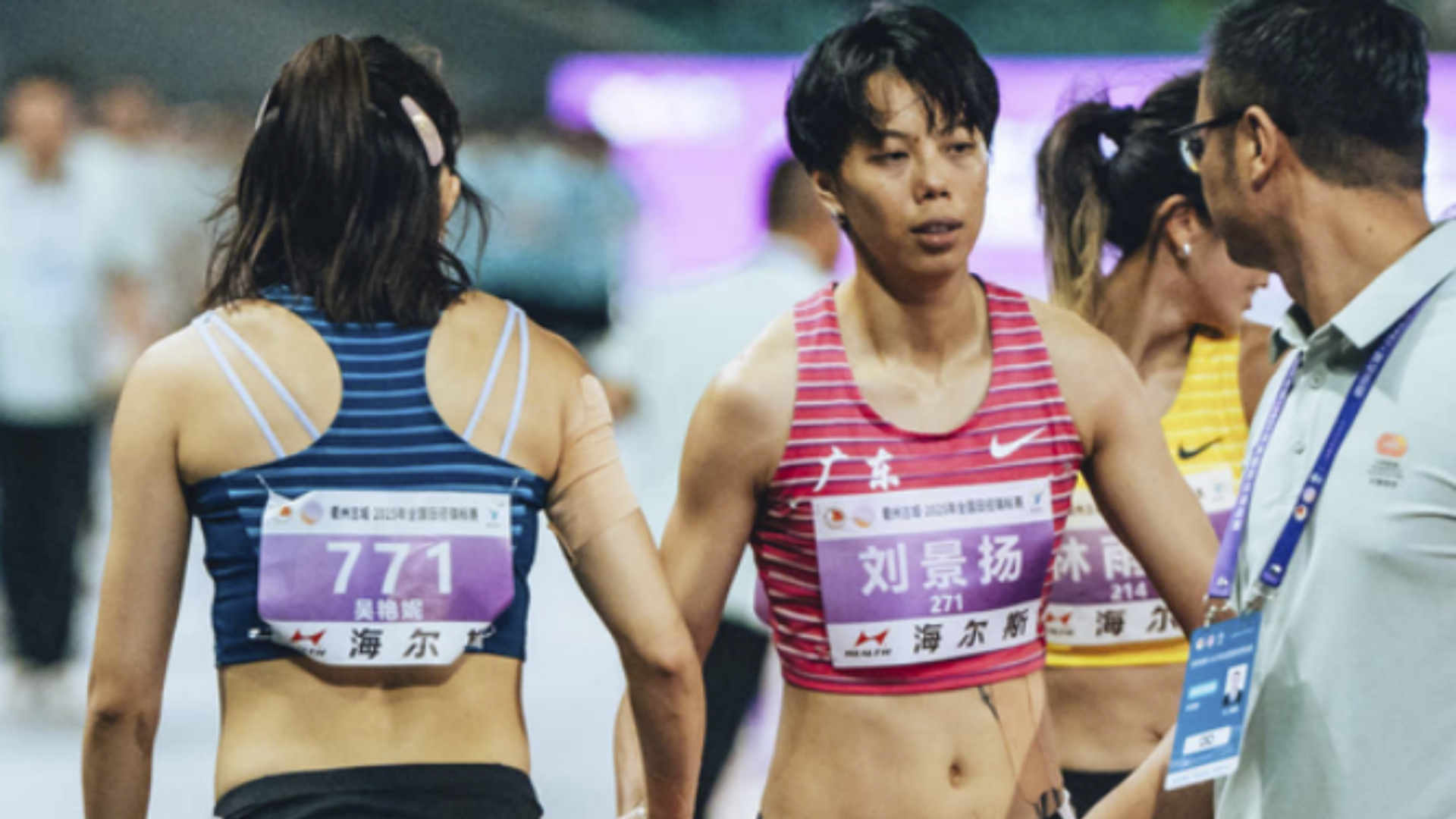 成功复仇！刘景扬全锦赛摔倒不敌吴艳妮 全运会破PB力压后者夺金_腾讯新闻