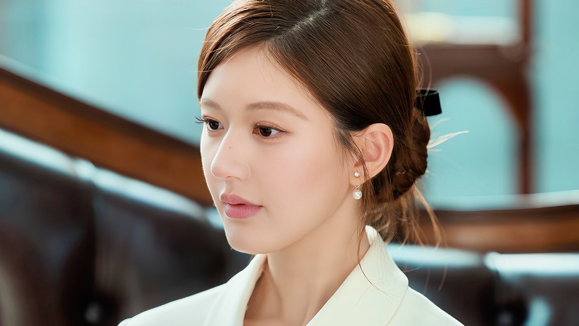 《许我耀眼》原著：看懂许妍的双面人生，才知她为何要虚构身份丨国庆观剧指南_腾讯新闻