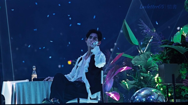 周渝民f4仔仔恒星之城成都演唱会深情演唱仔仔爱你_腾讯新闻