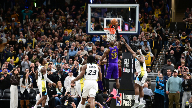 27日NBA官方十佳球：詹姆斯极限补篮绝杀 约基奇超秀妙传_腾讯新闻