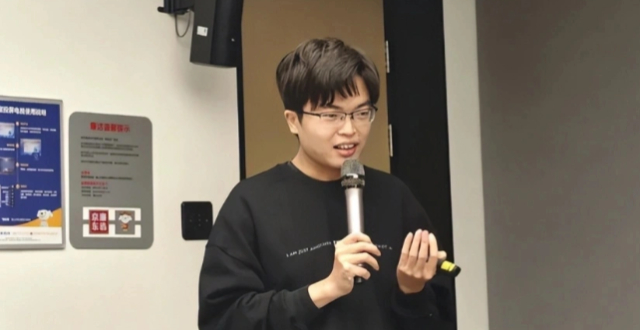 用460万美元追上GPT-5？Kimi团队首次回应一切，杨植麟也来了_腾讯新闻