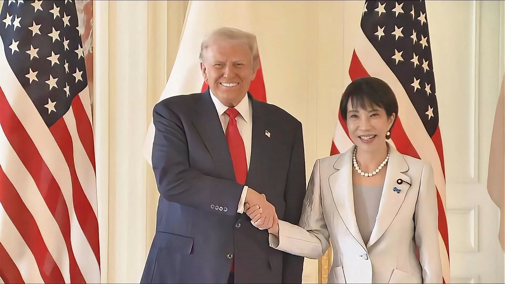 日美首脑签署80万亿日元对美投资文件，下午视察横须贺航母_腾讯新闻