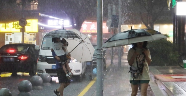 广东新一轮强降雨又来了！过去30天广州仅3天无雨_腾讯新闻